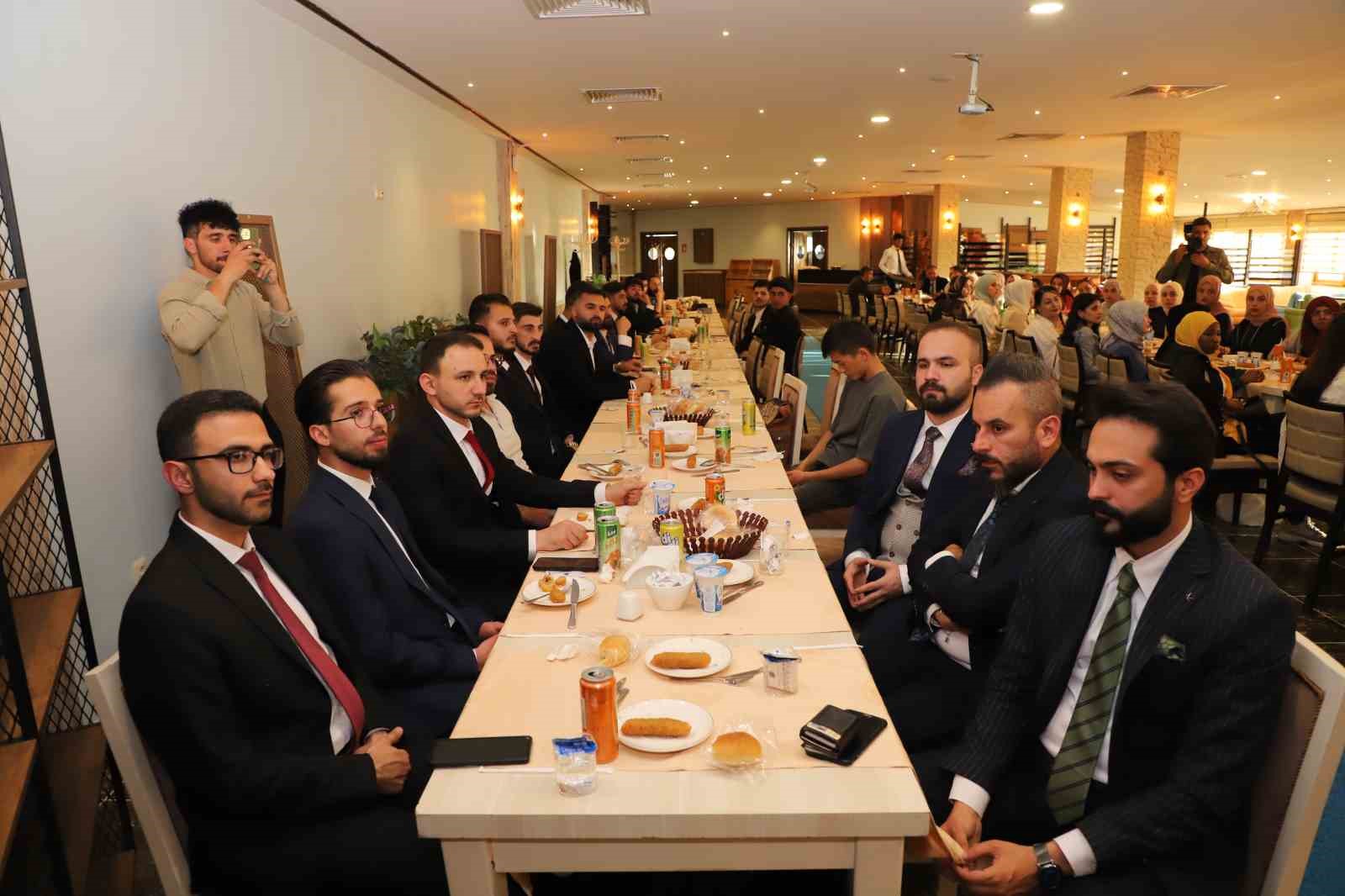 Uluslararası öğrenciler mezuniyet heyecanı yaşadı