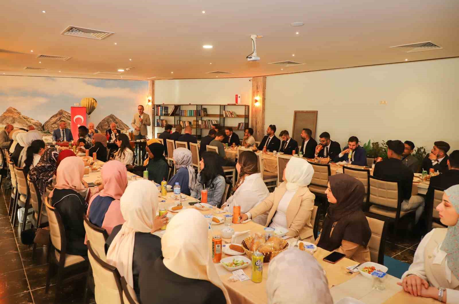 Uluslararası öğrenciler mezuniyet heyecanı yaşadı