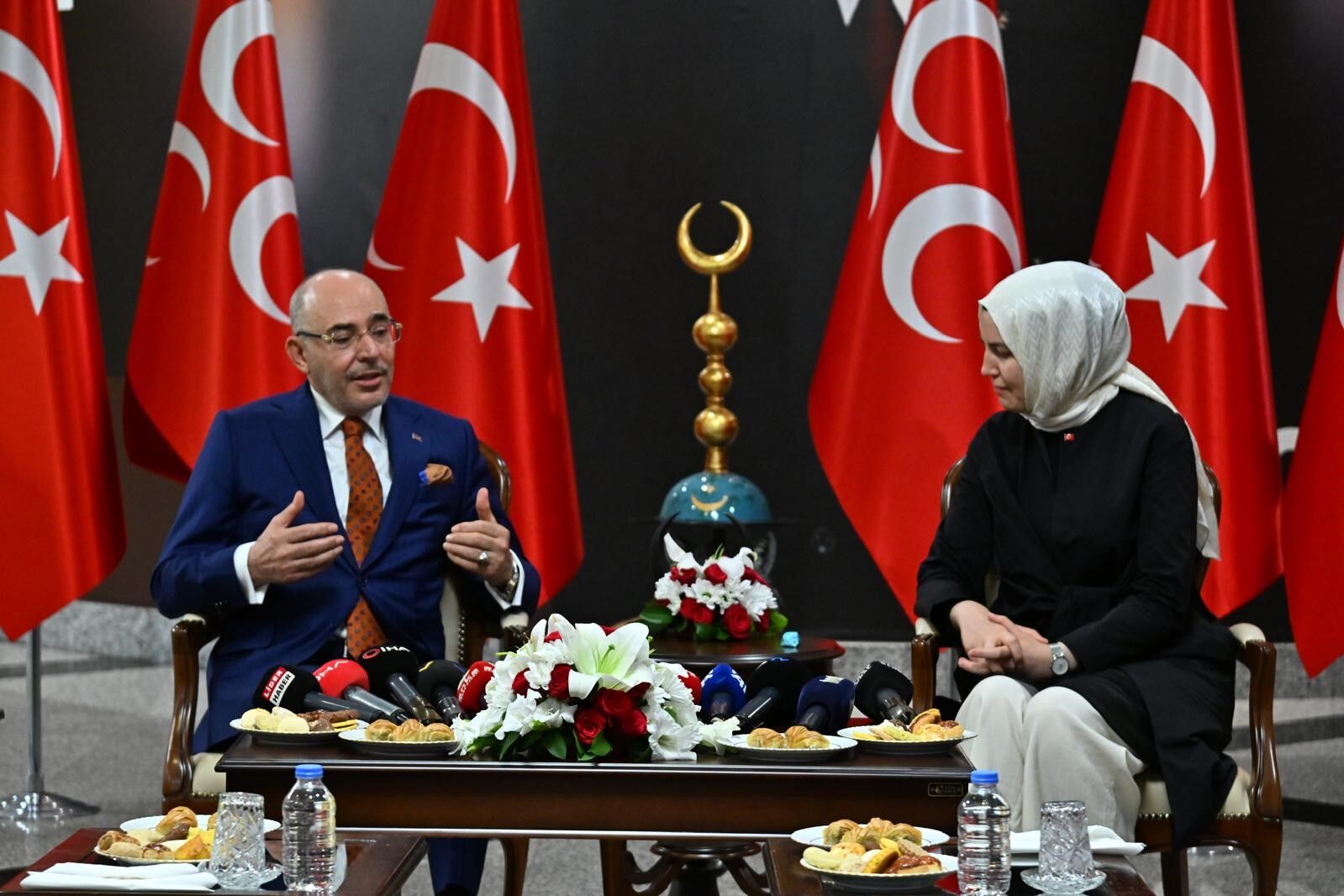 AK Parti heyetinden MHP’ye bayram ziyareti