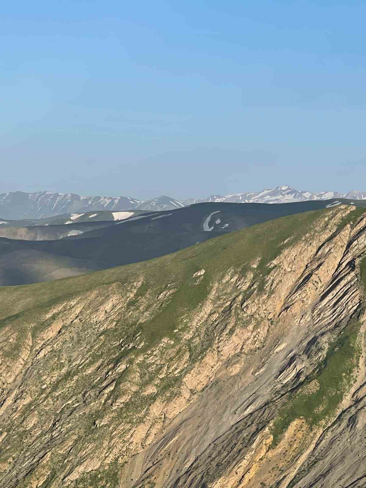 Kardan ay ve yıldız görseli