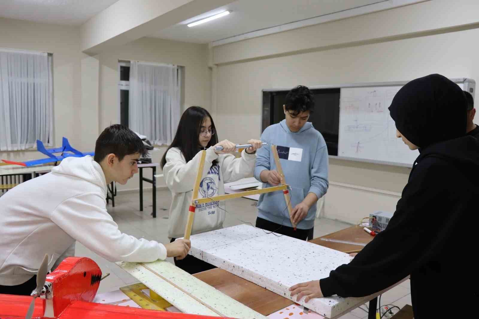 Tek hayalleri Teknofest’te yarışmak