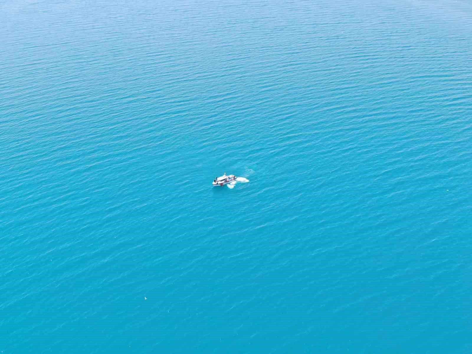 Van Gölü’nde kaybolan şahısın arama çalışmaları beşinci güne girdi