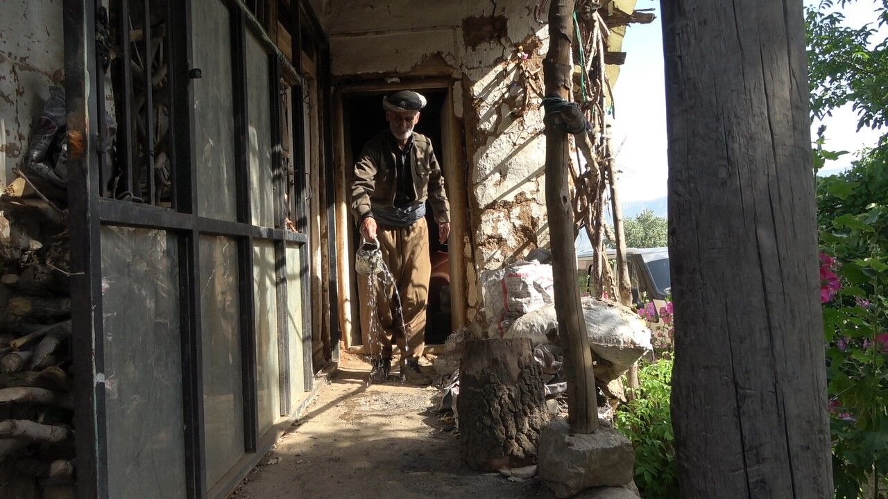Derecik’te Tekin kardeşler ‘berdel’ ve maddi imkansızlıklar yüzünden hiç evlenemedi