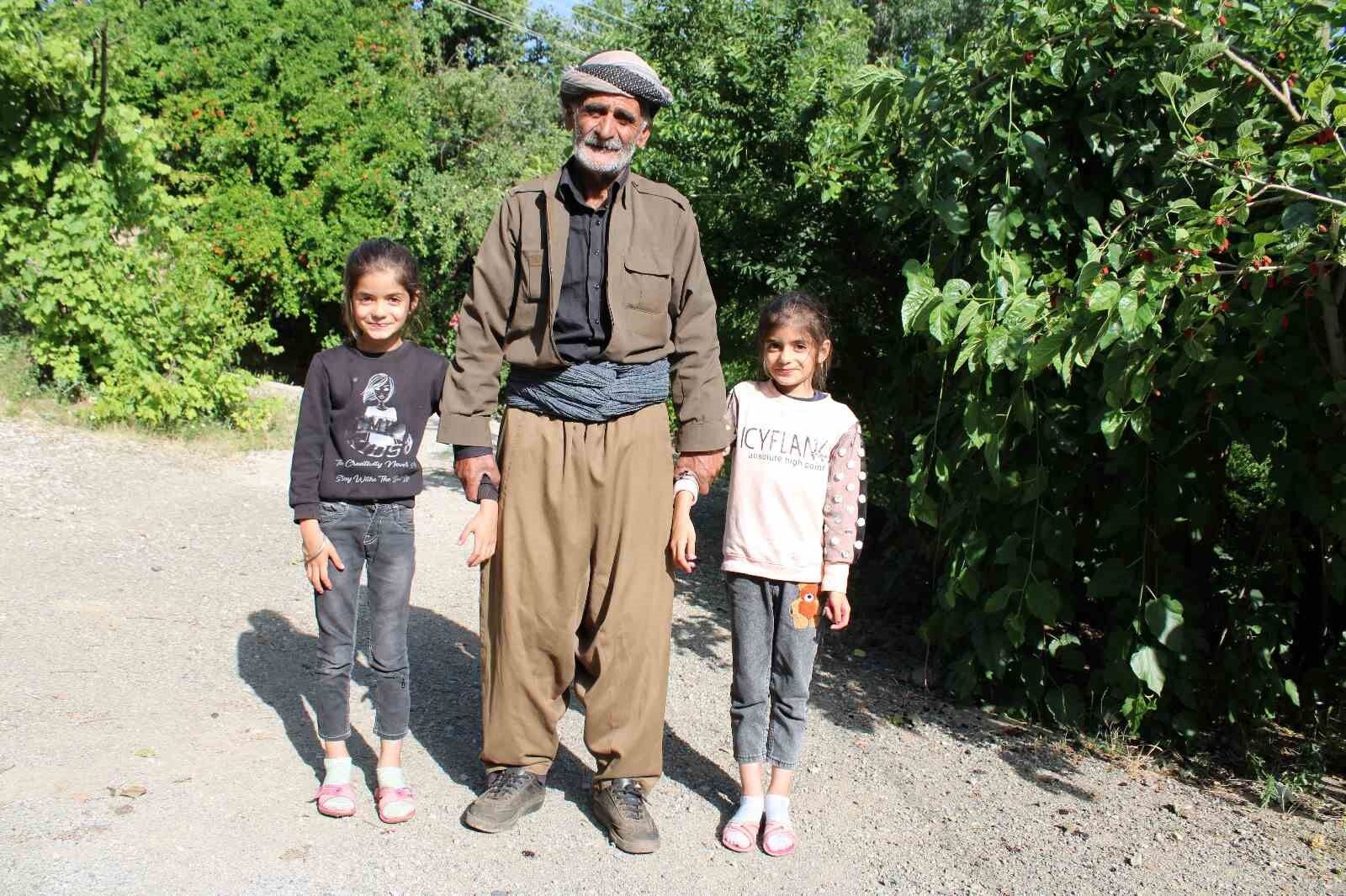 Derecik’te Tekin kardeşler ‘berdel’ ve maddi imkansızlıklar yüzünden hiç evlenemedi