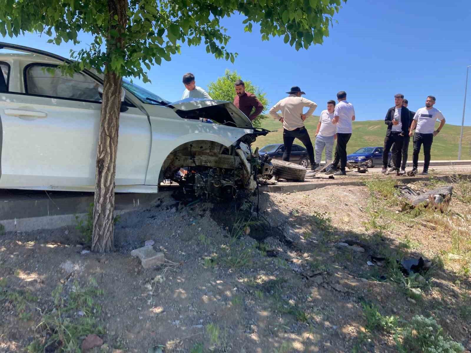 Tekman’da feci kaza: 2’si ağır 8 yaralı