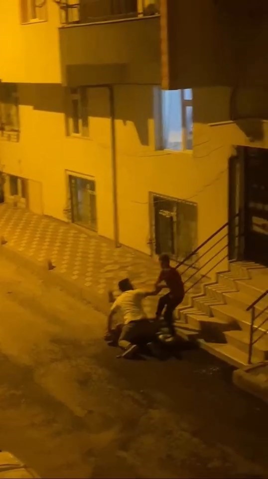 Ablasının yardımına geç giden eniştesini öldüresiye dövdü