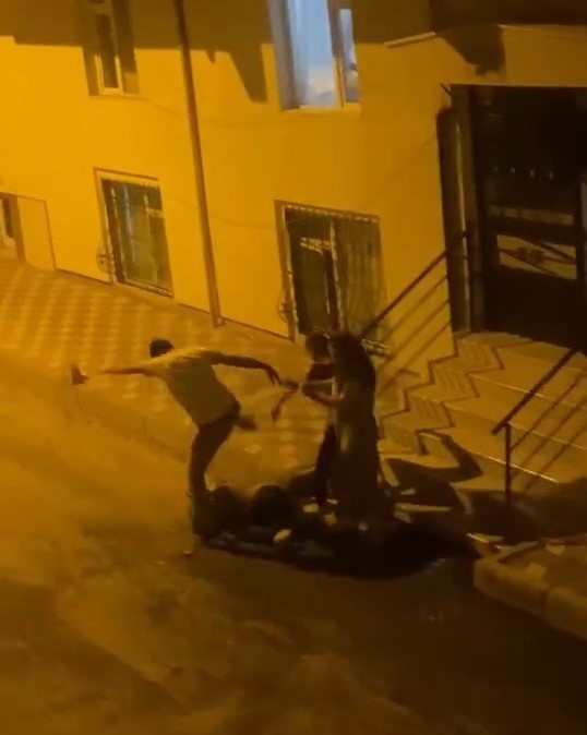 Ablasının yardımına geç giden eniştesini öldüresiye dövdü