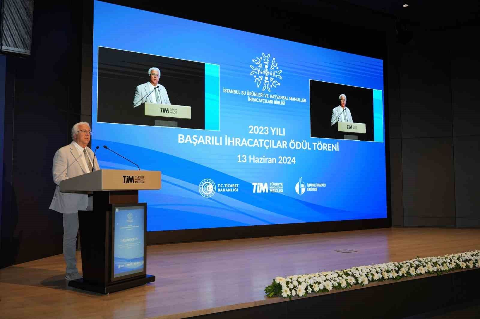 En başarılı ihracatçılar ödüllerini aldı