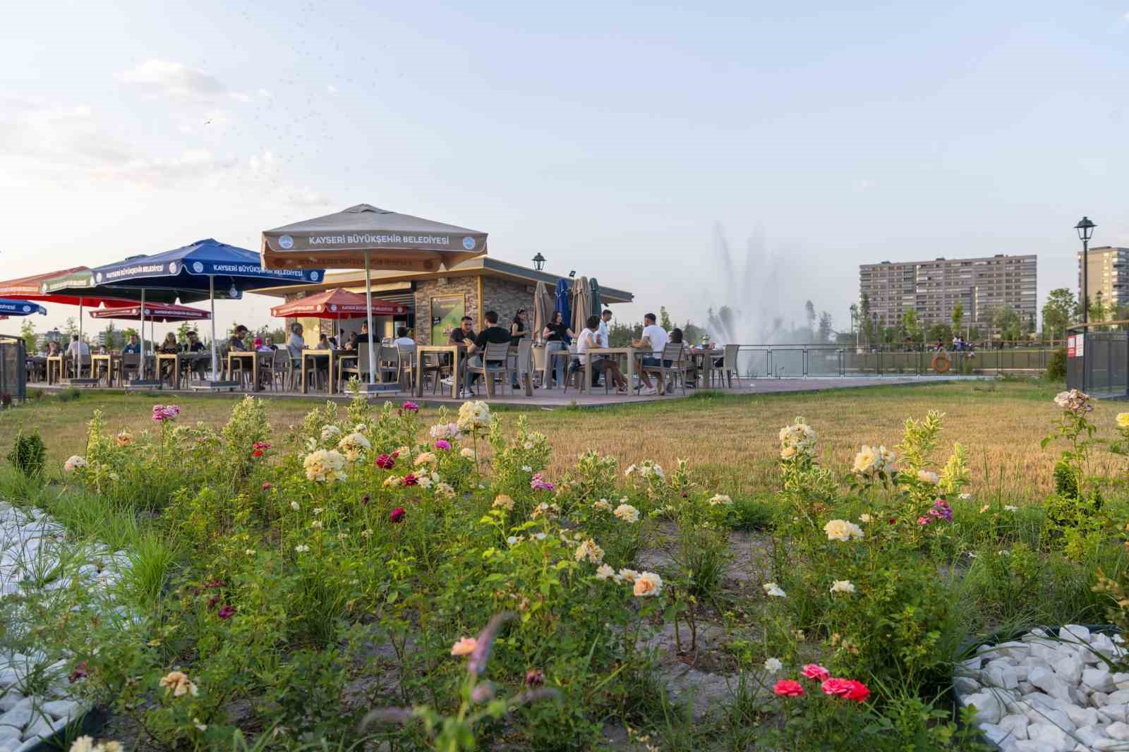 Recep Tayyip Erdoğan Millet Bahçesi dolup taşıyor