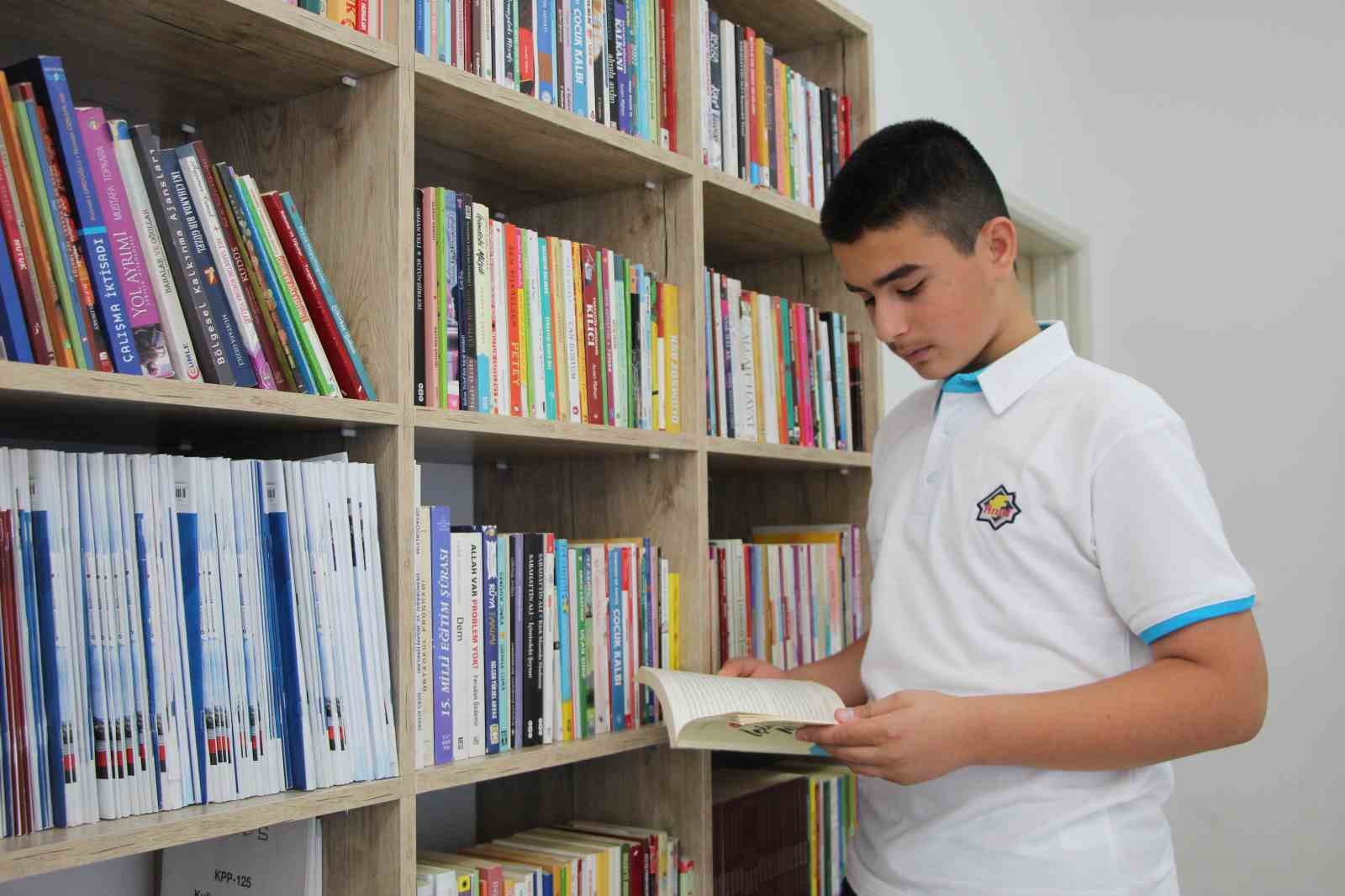 14 yaşındaki Yasir, günde 5 saat çalışarak LGS’den 500 tam puan aldı