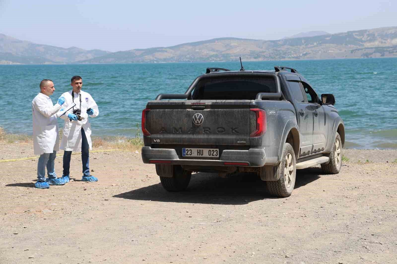 Elazığ’da bir araç içerisinde 2 kişi ölü bulundu