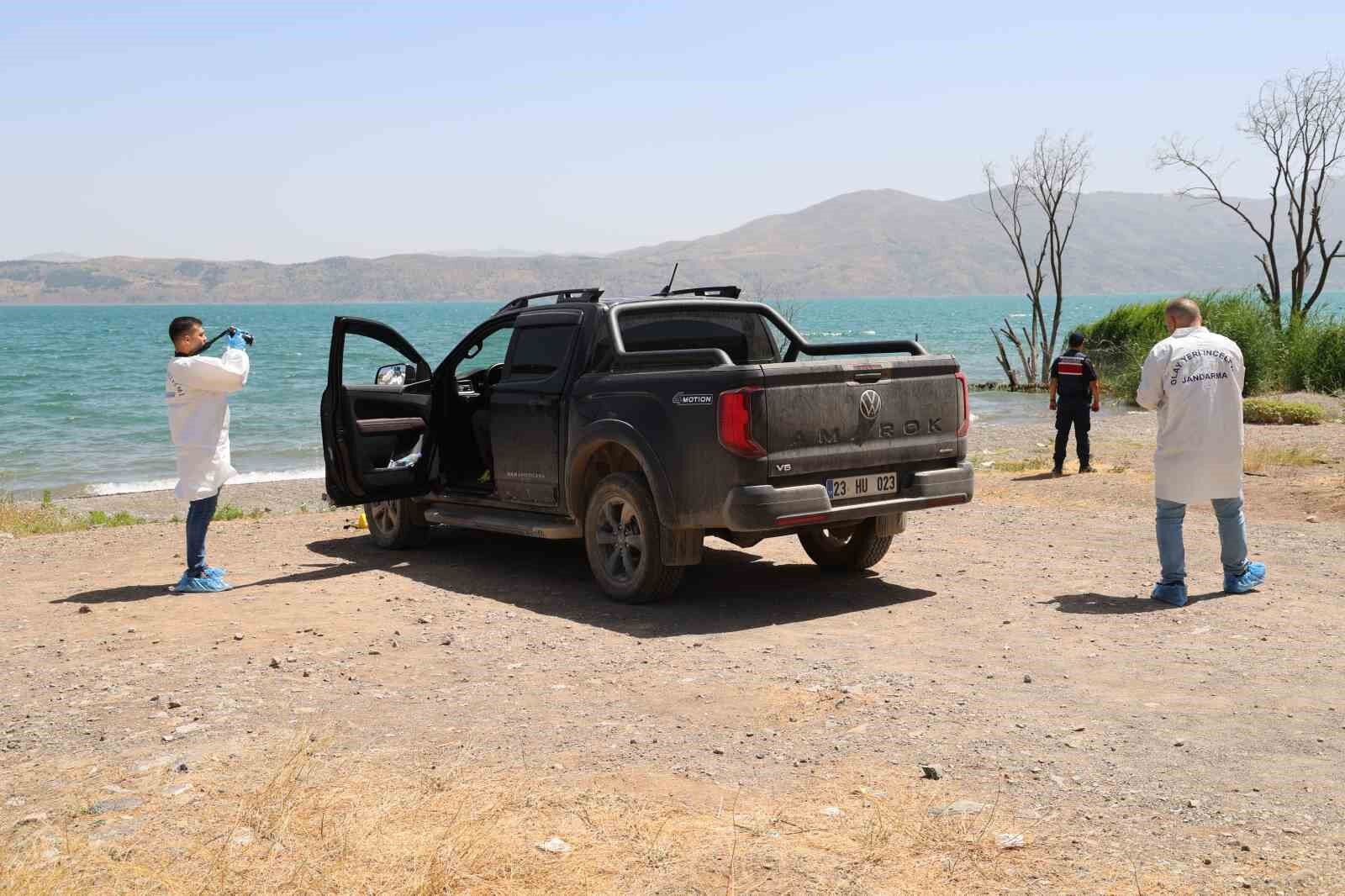 Elazığ’da bir araç içerisinde 2 kişi ölü bulundu