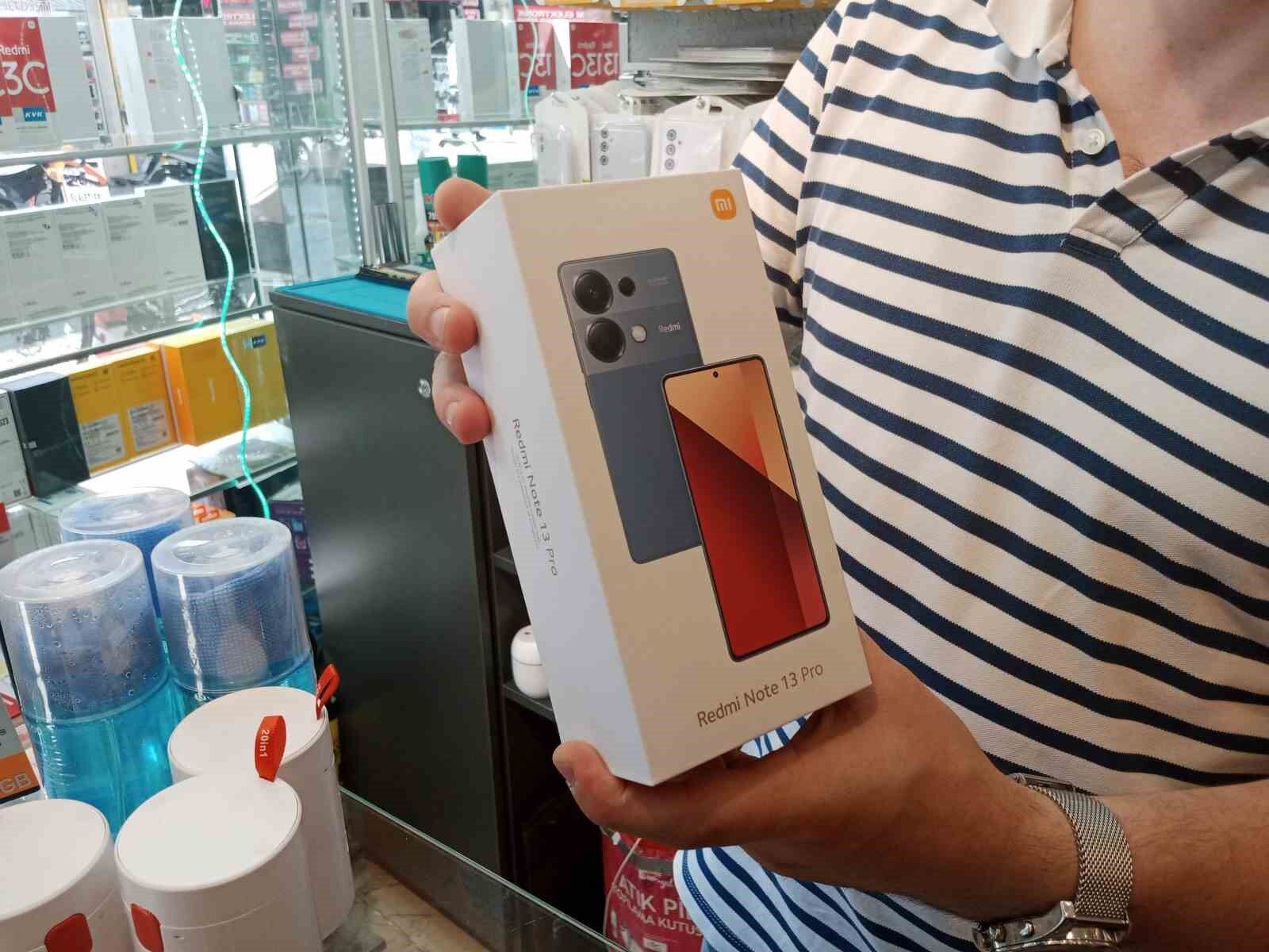 Satışların azalması ve zincir mağazalardaki indirimler telefon fiyatlarını düşürdü