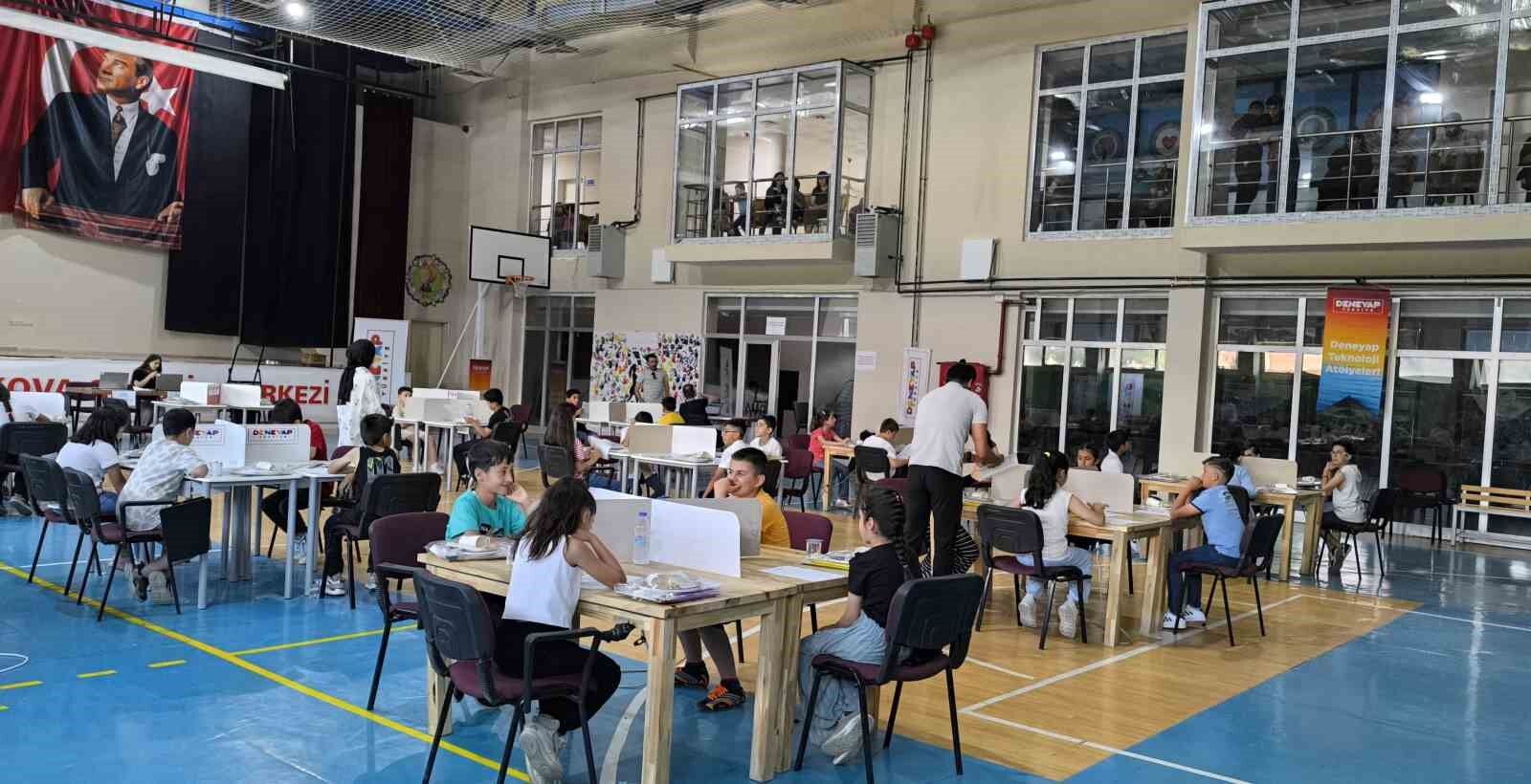 Yüksekova’da 75 öğrenci deneyap sınavına katıldı