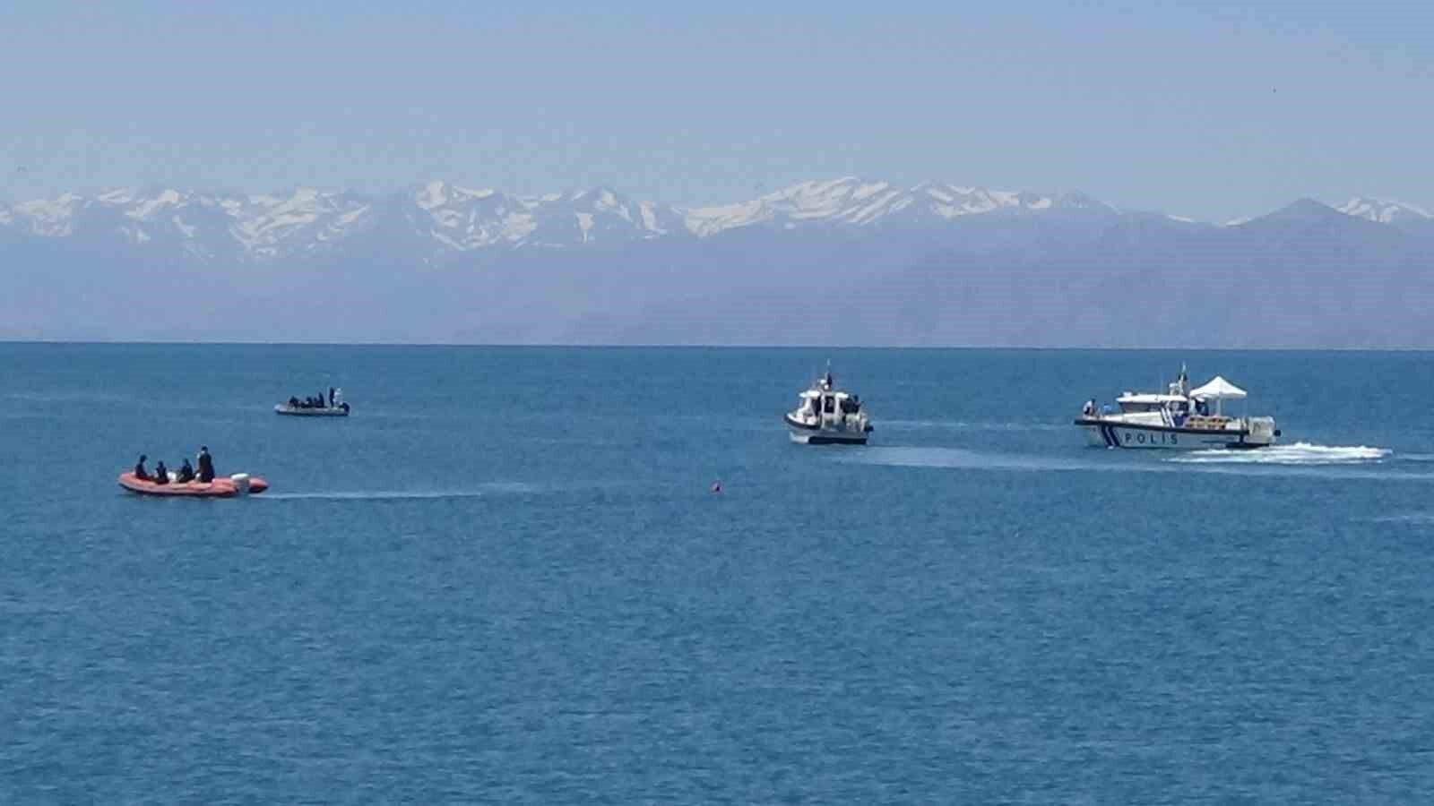 Uzmanlardan Van Gölü uyarısı