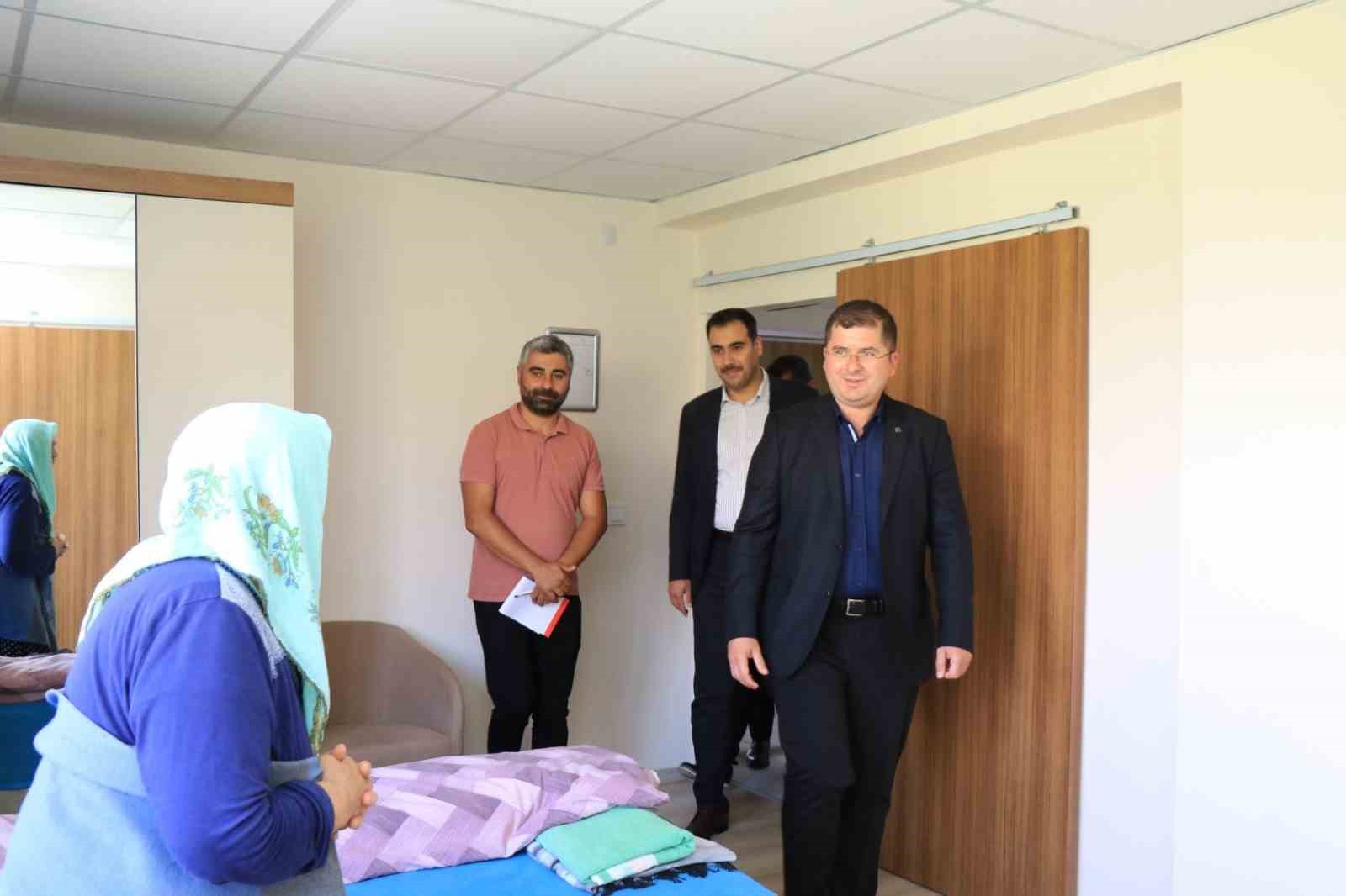 Kemah Huzurevi’ne anlamlı ziyaret