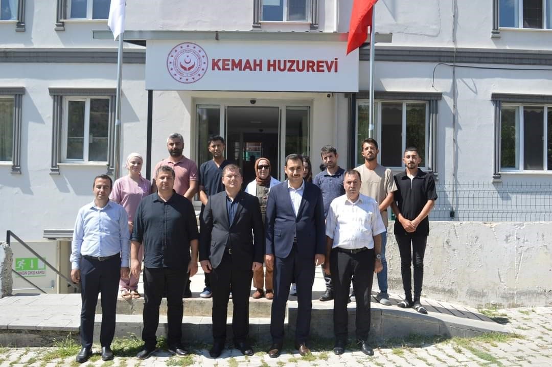 Kemah Huzurevi’ne anlamlı ziyaret