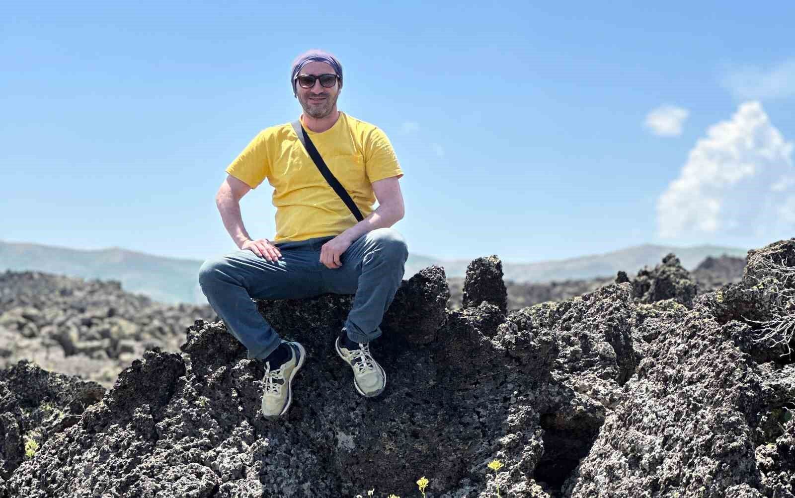 Sönmüş lavların arasındaki kale, gizemini koruyor