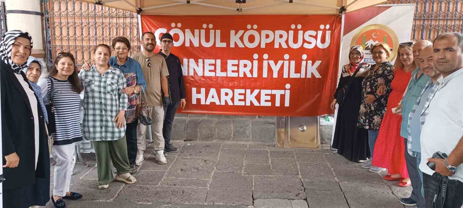 Gönüllü annelerden anlamlı ikram