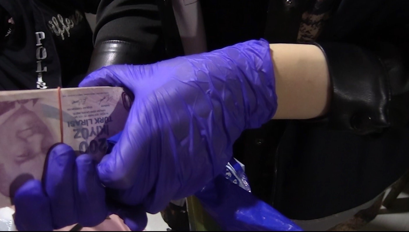 Kars’ta ticari taksiyle fuhuş operasyonu