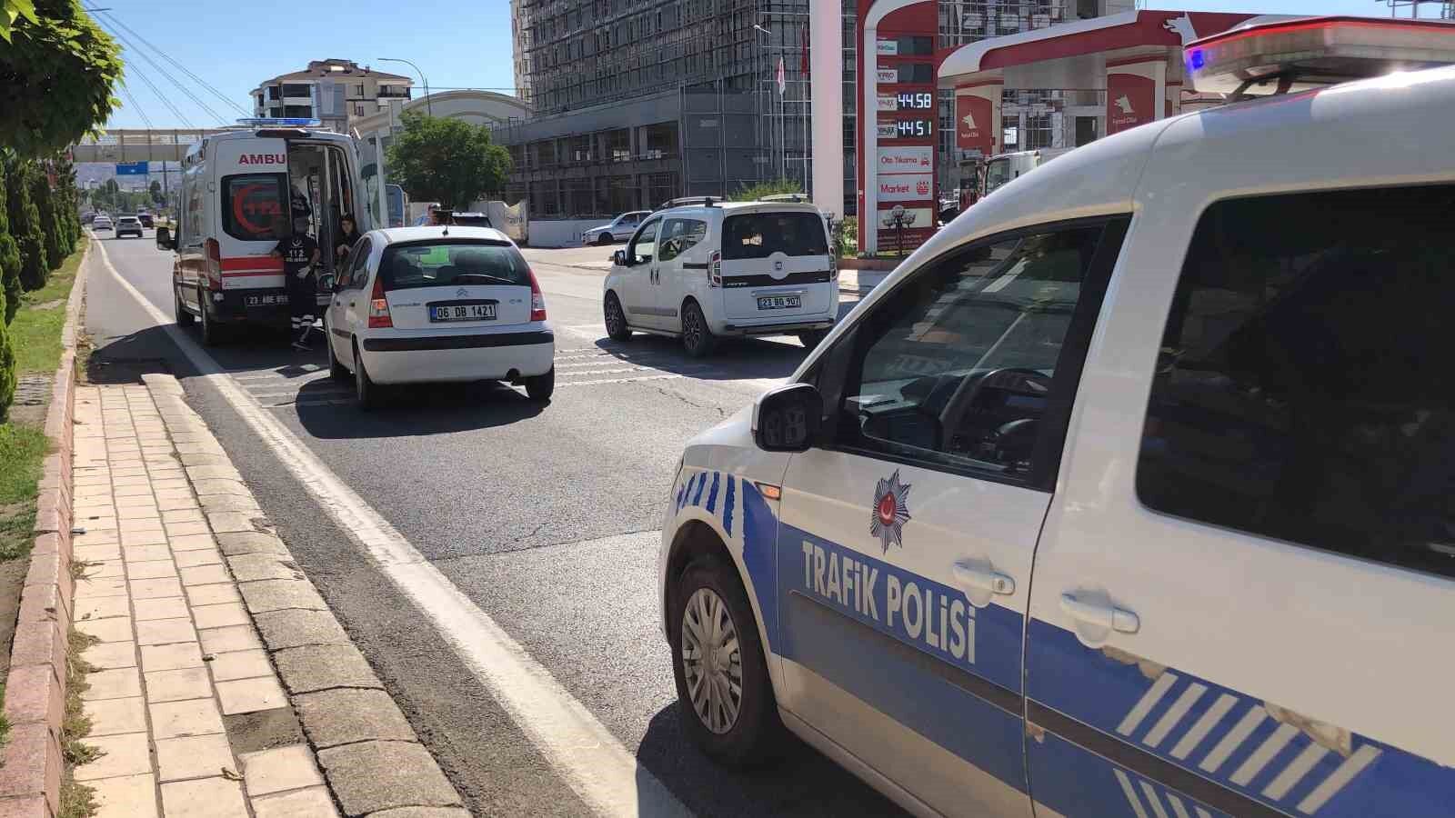 Otomobilin çarptığı yaya yaralandı