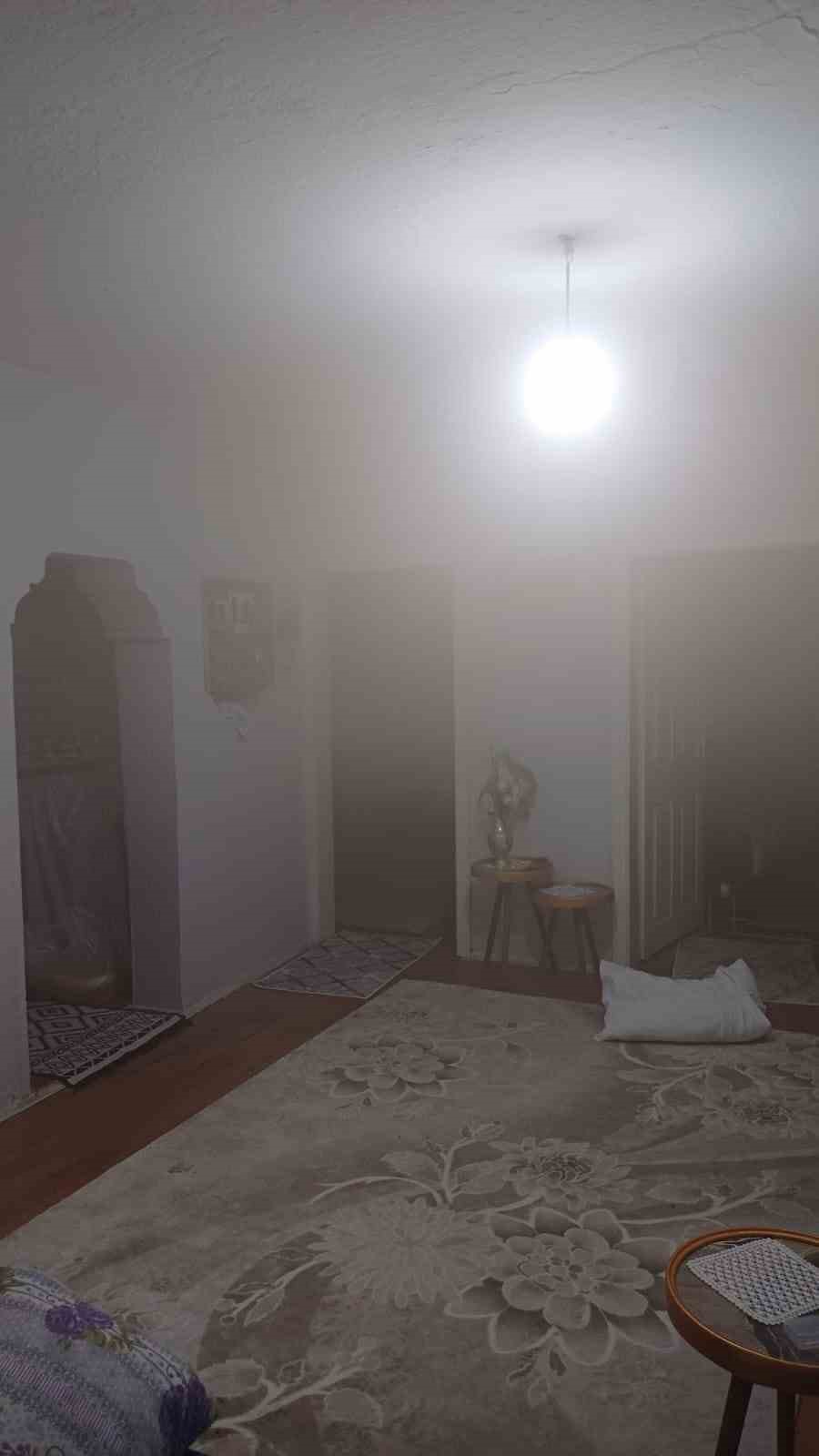 Kars’ta ocak üstünde unutulan tencere itfaiyeyi alarm geçirdi