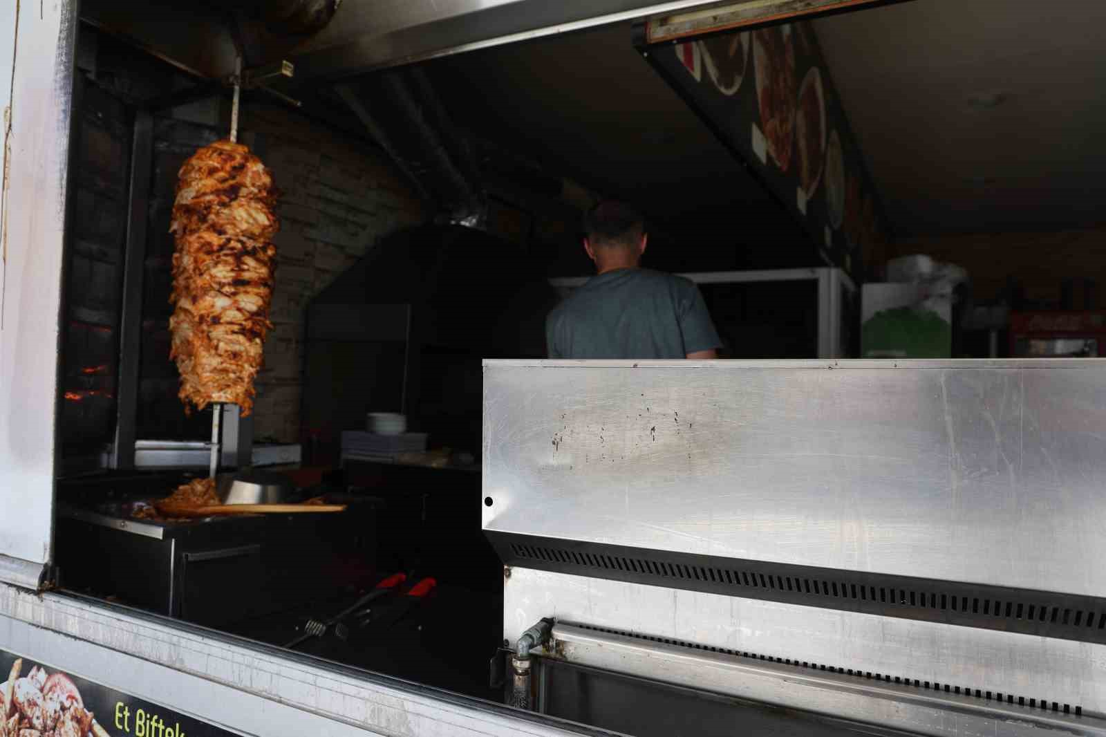 Elazığ’da sık sık yaşanan elektrik kesintisi esnafı bezdirdi