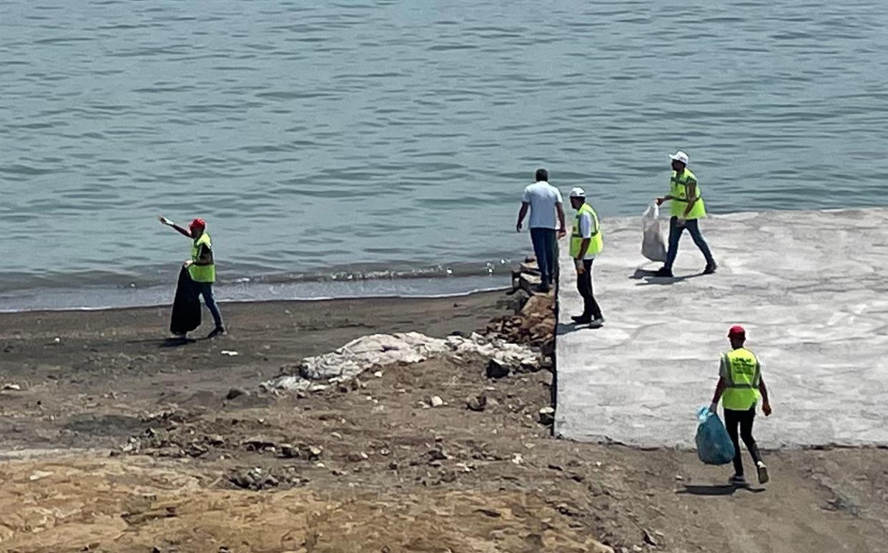Van Gölü kıyılarında temizlik çalışması