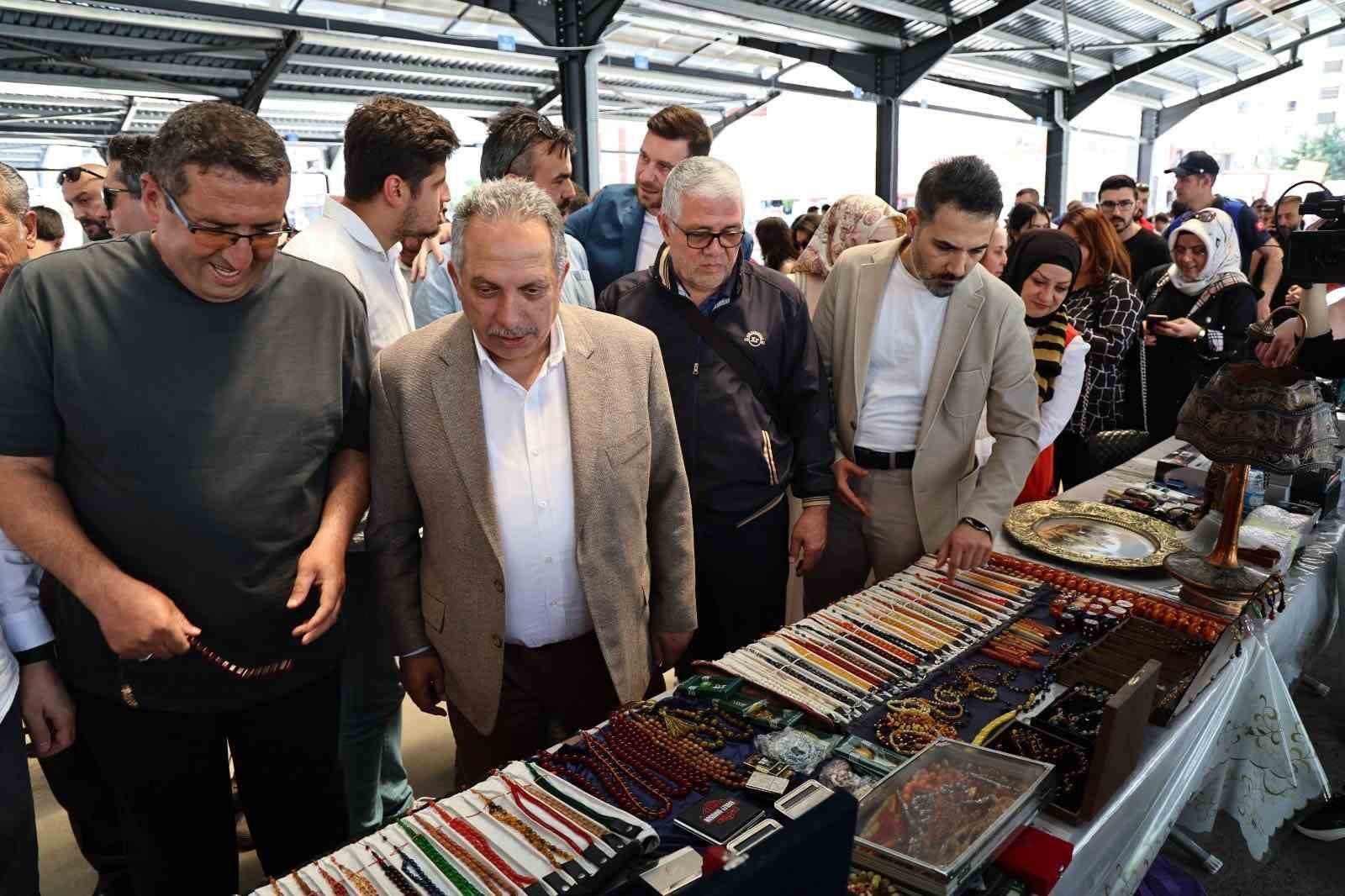 Antika Pazarı yeni yerinde merakla bekleniyor