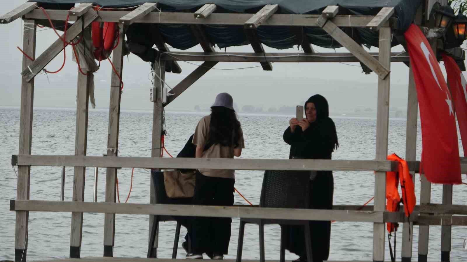 Çıldır Gölü’ne yaz aylarında yoğun ilgi