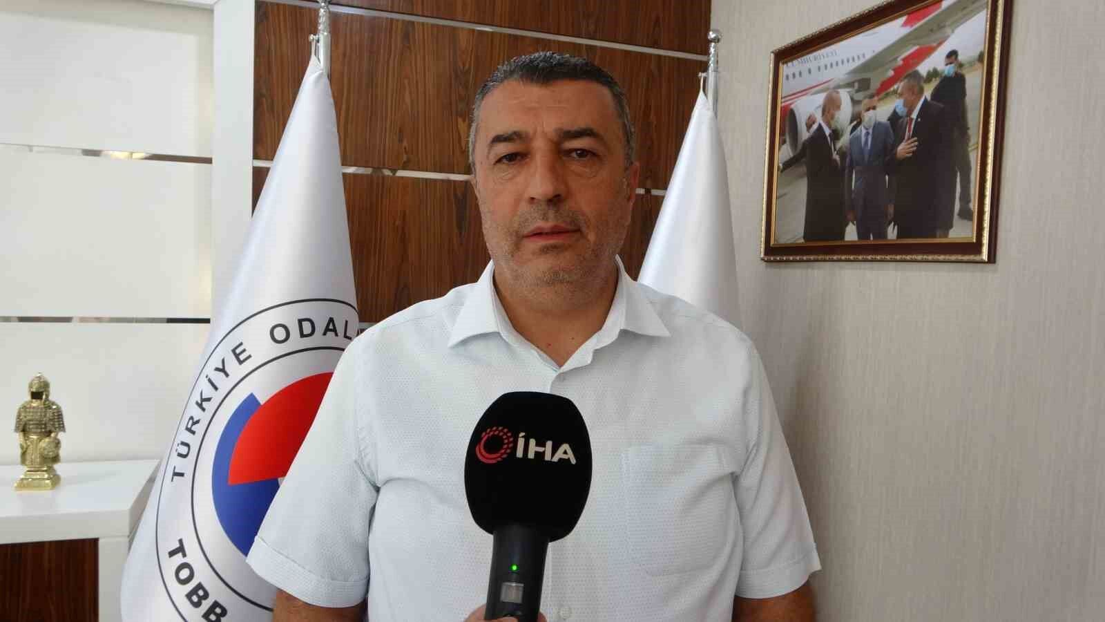 Ayçiçeği tarlaları hasat için gün sayıyor