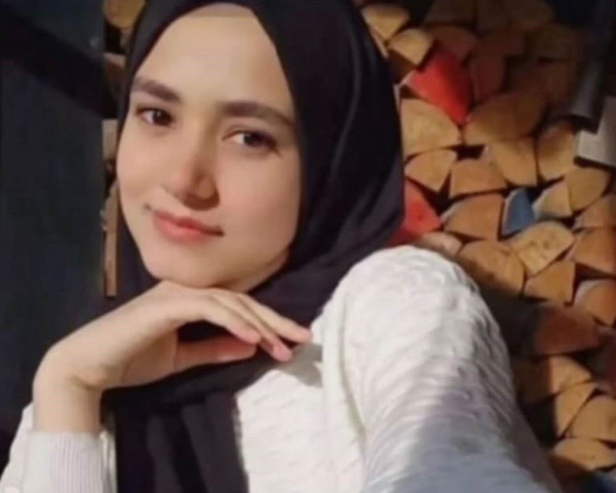 Eski eşi tarafından 13 yerinden bıçaklanan kadın son yolculuğuna uğurlandı