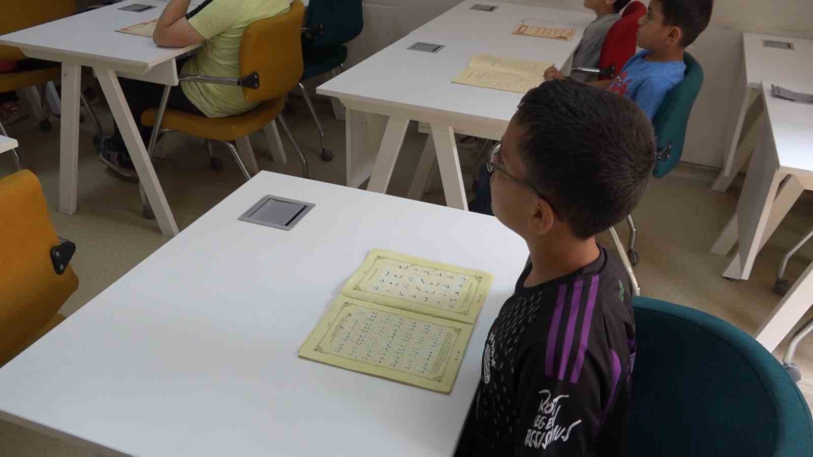 Tatvan Gençlik Merkezi’nde temel dini bilgiler eğitimi veriliyor