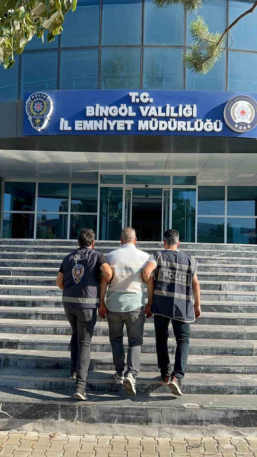Bingöl’de aranması bulunan 2 şahıs yakalandı