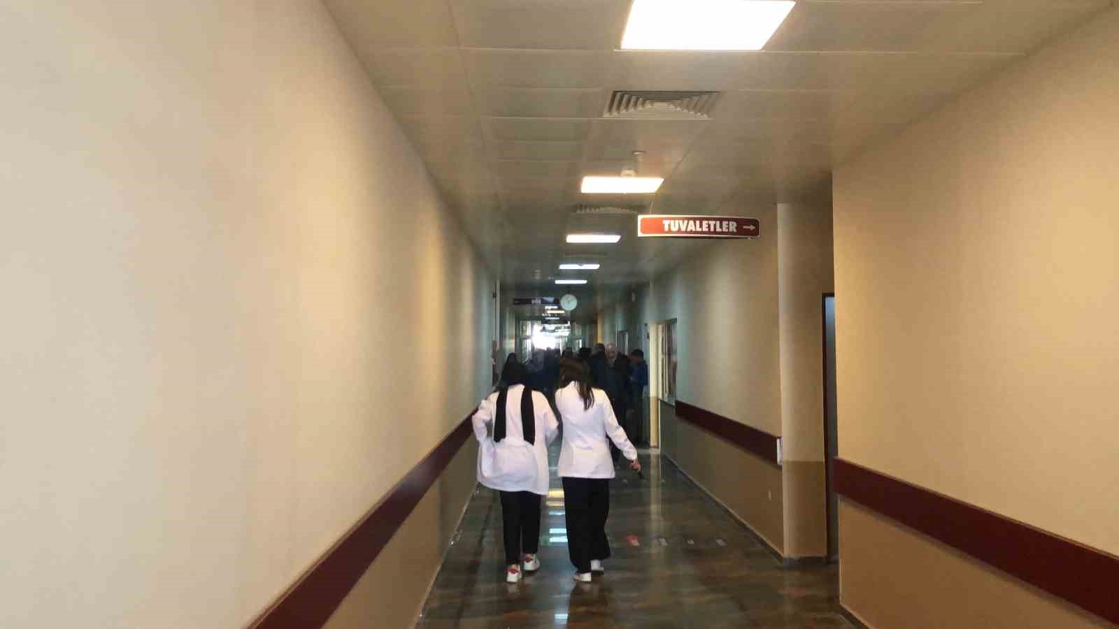 Kafkas Üniversitesi’ndeki milyonluk robot çürümeye terk edildi