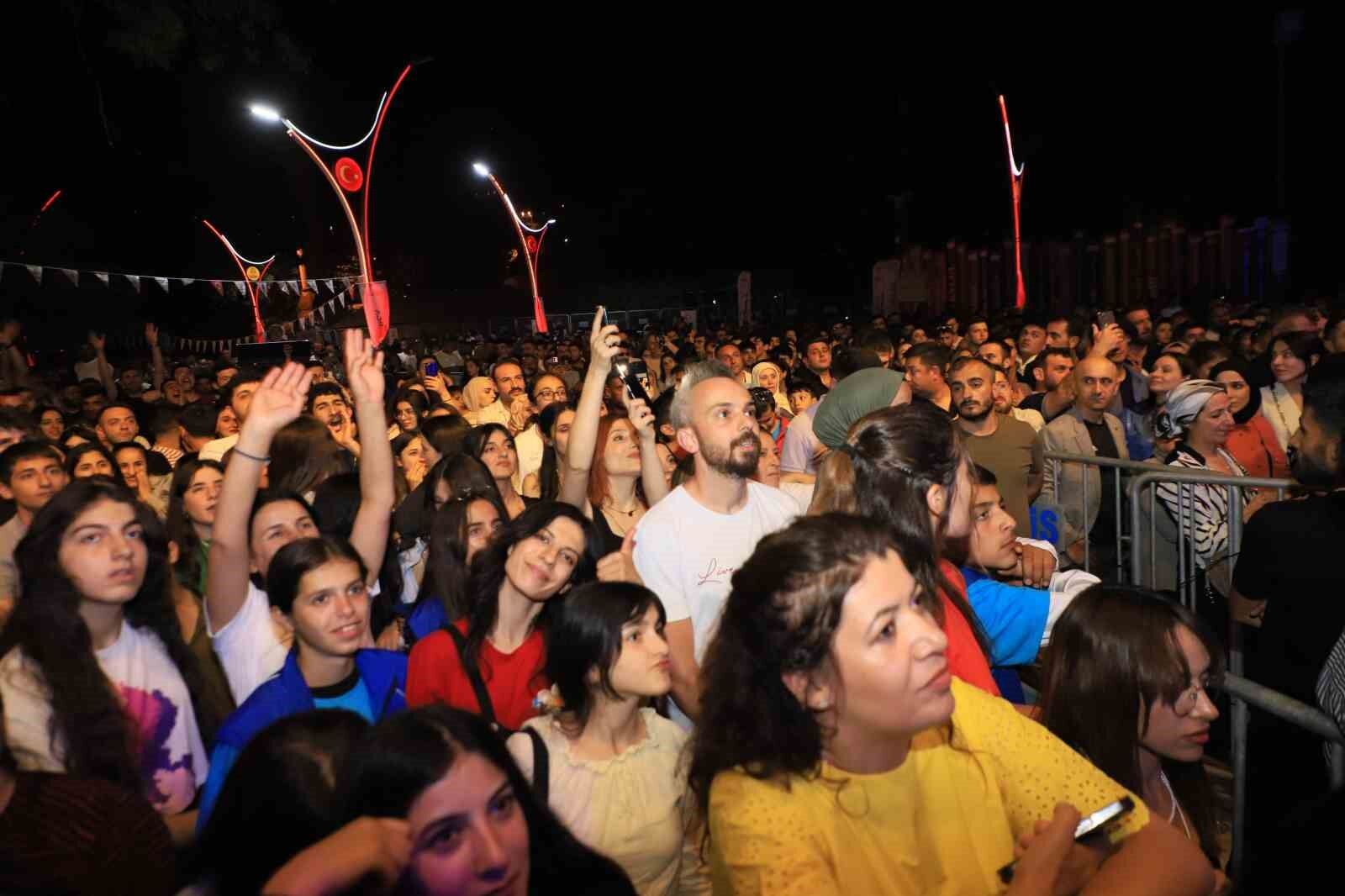 Irak sınırında Kıraç konseri