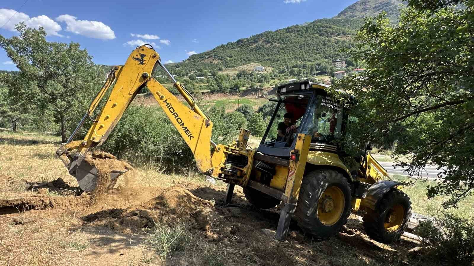 Yüksekova-Şemdinli fay zonunda kazı çalışmalarına başlandı