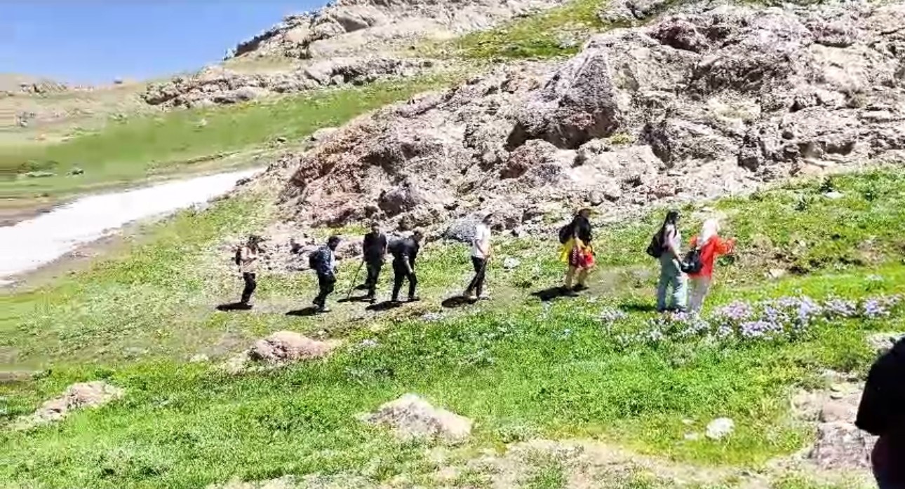 35 dağcı Sat Gölleri’nin güzelliklerini görme fırsatı buldu