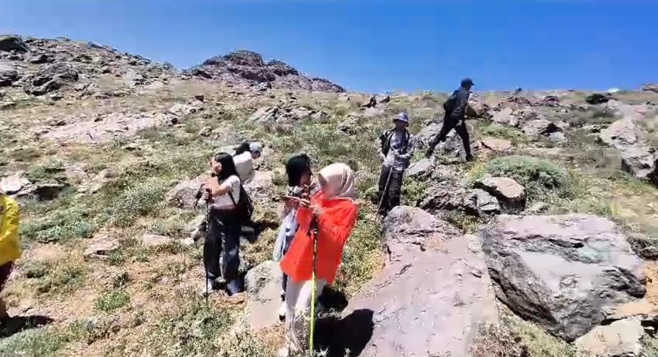 35 dağcı Sat Gölleri’nin güzelliklerini görme fırsatı buldu