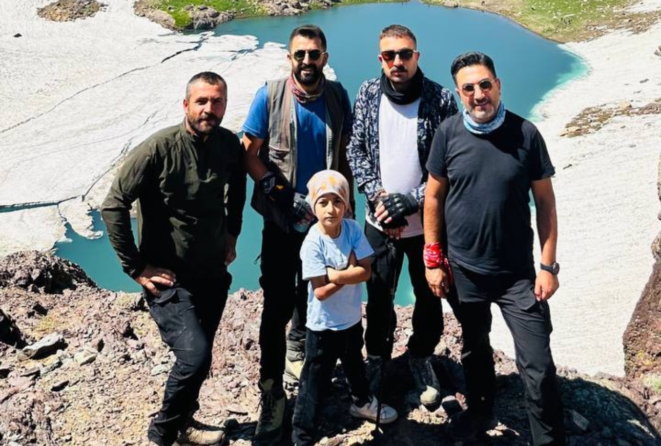 35 dağcı Sat Gölleri’nin güzelliklerini görme fırsatı buldu