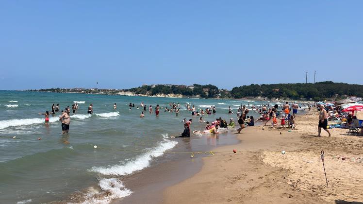 Sıcak hava yasak dinletmedi