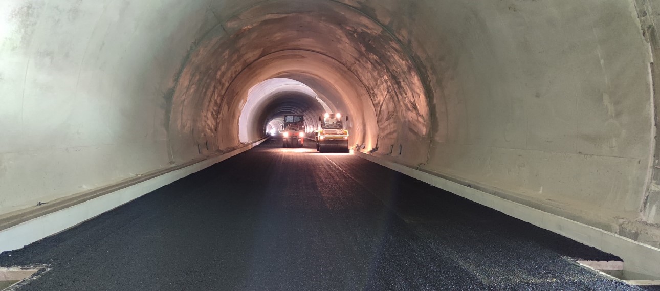 Yüksekova ile Van’ı birbirine bağlayan Yeni Köprü tünellerinin yılsonuna kadar bitirilmesi hedefleniyor