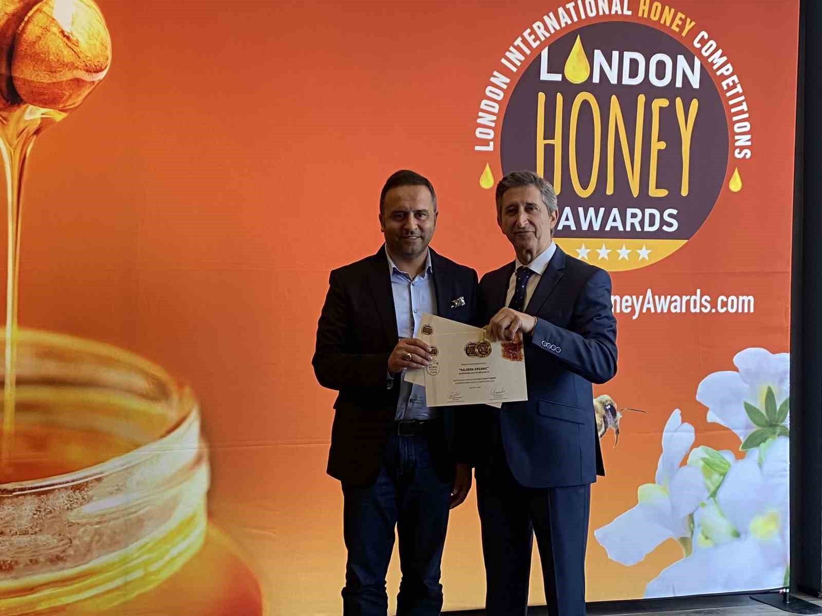 Bitlis balına Londra’dan ‘Altın Bal’ ödülü