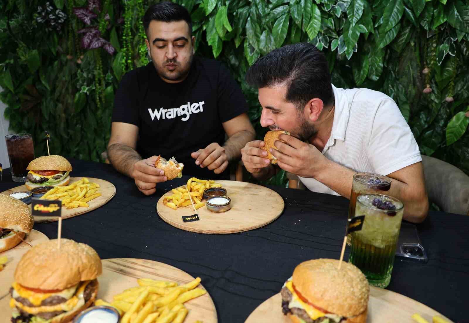 Bu da Adana usulü hamburger