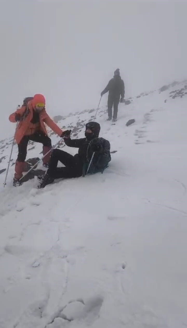 13 yaşındaki aslan yürek Toprak, Ağrı Dağı’nı 15 Temmuz’da fethetti