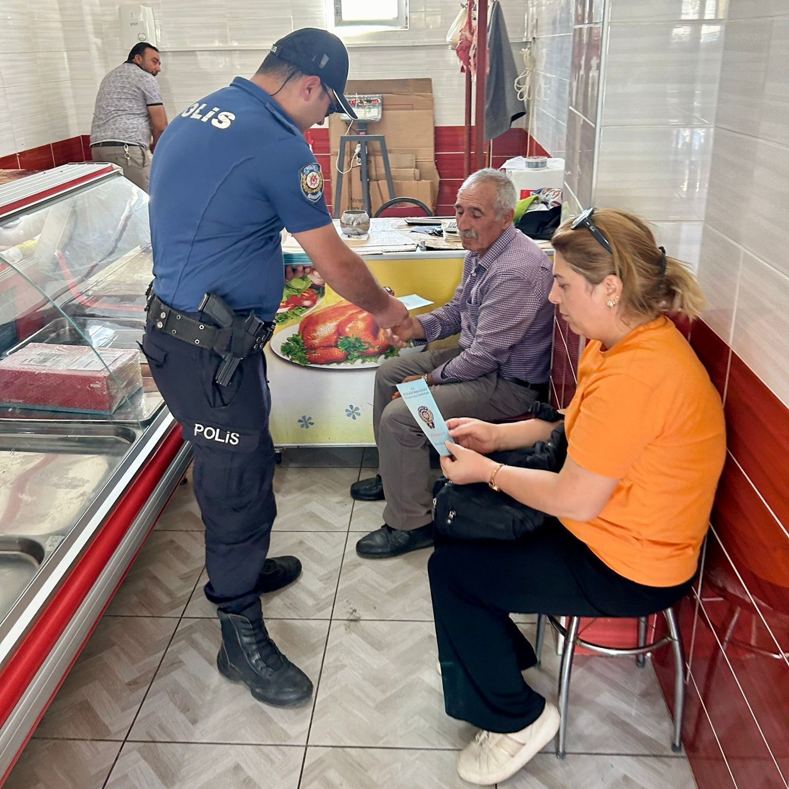 Hınıs polisinden vatandaşa broşürlü uyarı