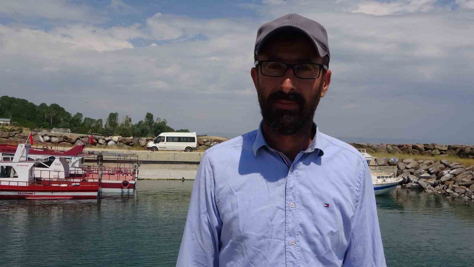 Av sezonu için bakımları yapılan tekneler Van Gölü’ne indirildi