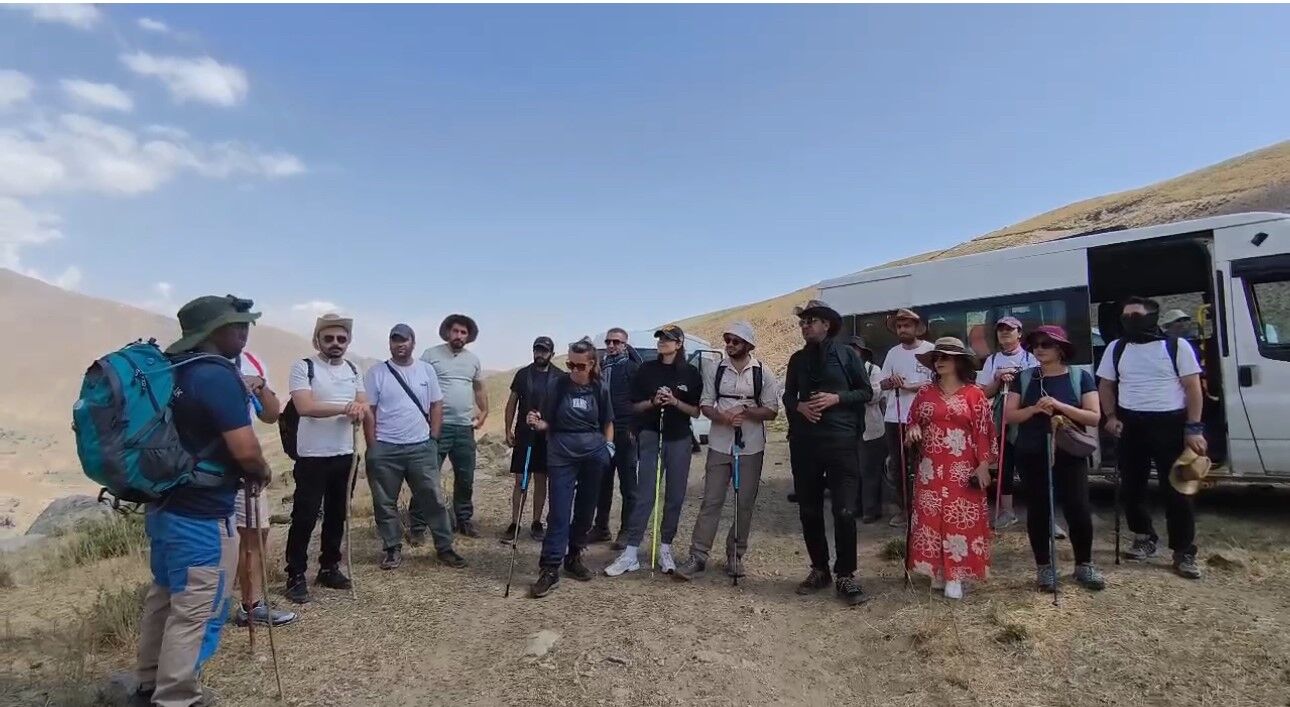 3 bin 500 rakımda yer alan saklı cennet: Kervan Gölü