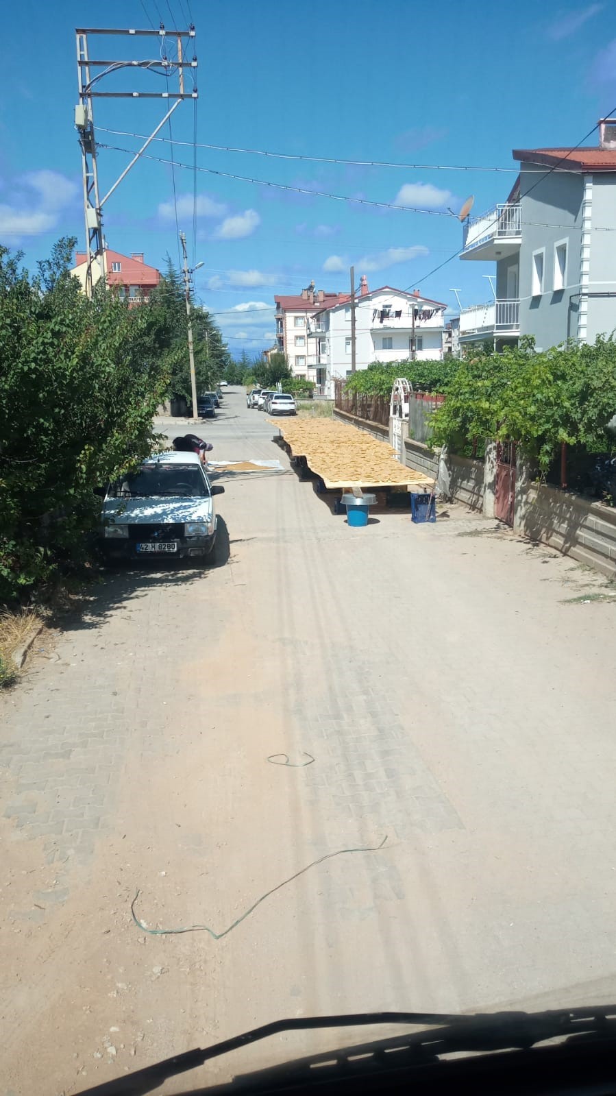 Yol kenarında tarhana kurutanlara ulaşımı engellemeyin uyarısı