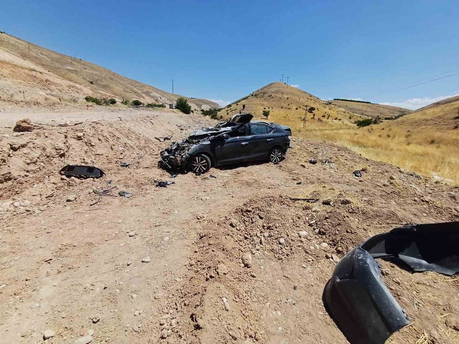 Otomobil şarampole uçtu,1 yaralı